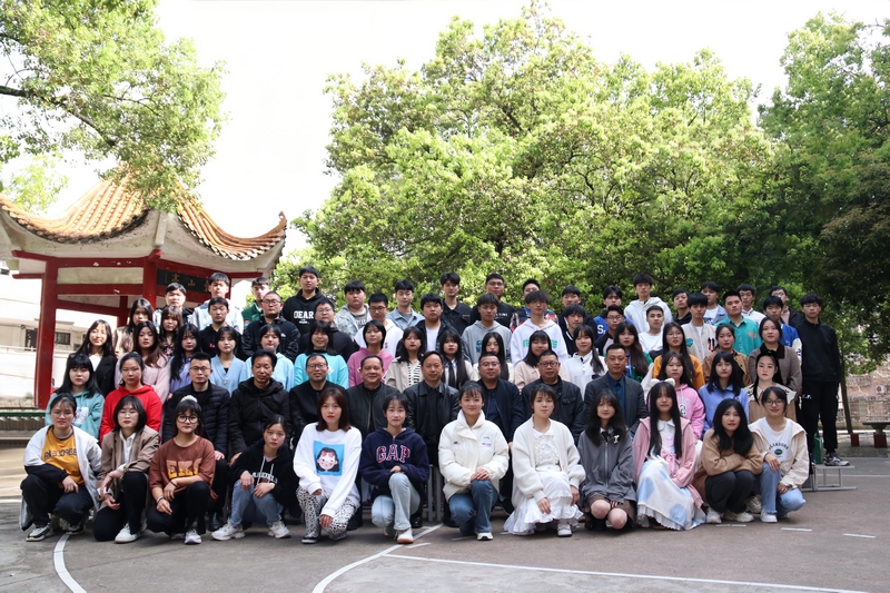 邵陽市華龍中學高121班畢業合影